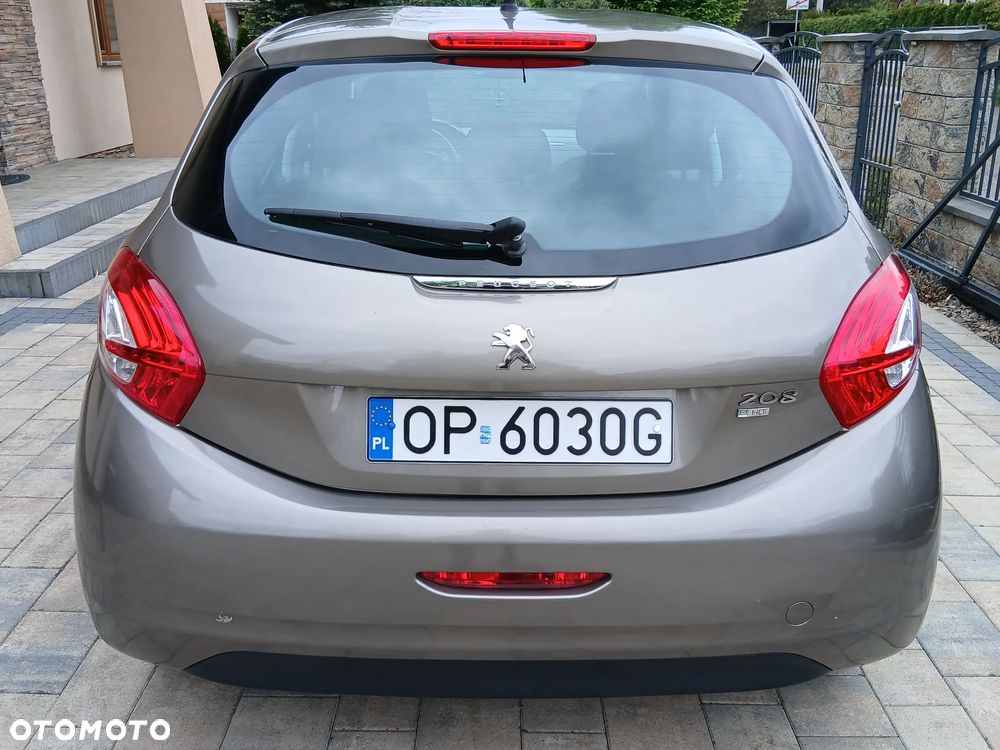 Peugeot 208 - 5