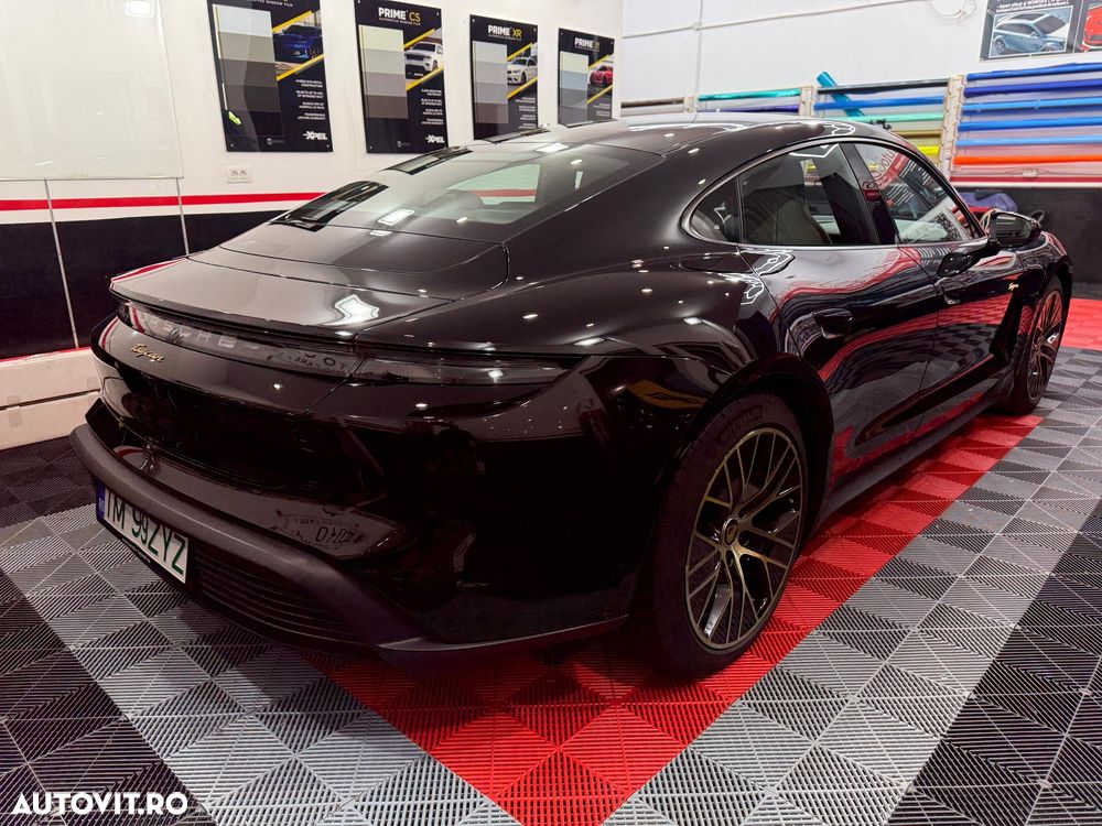 Porsche Taycan - 3
