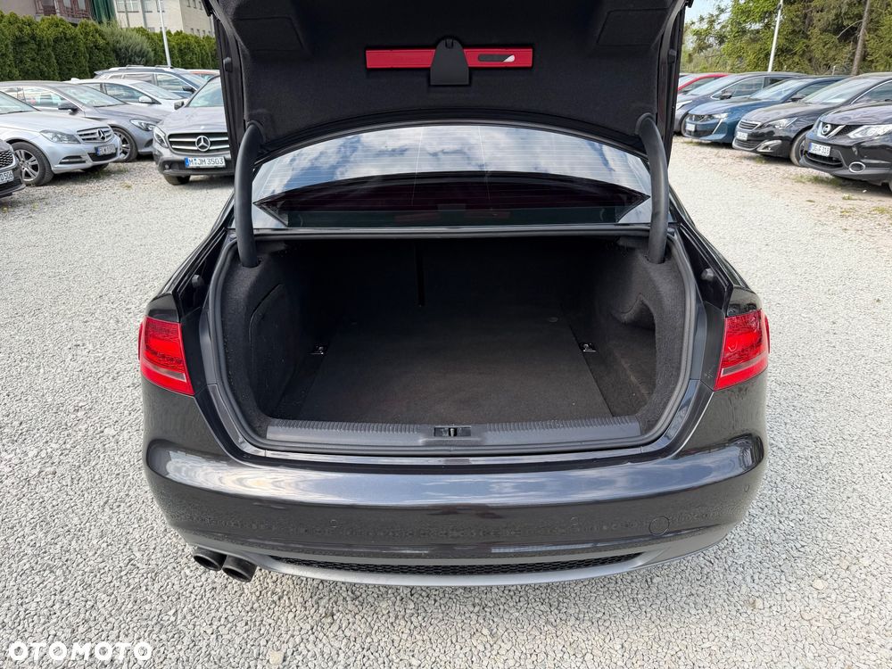 Audi A4 Limousine - 34