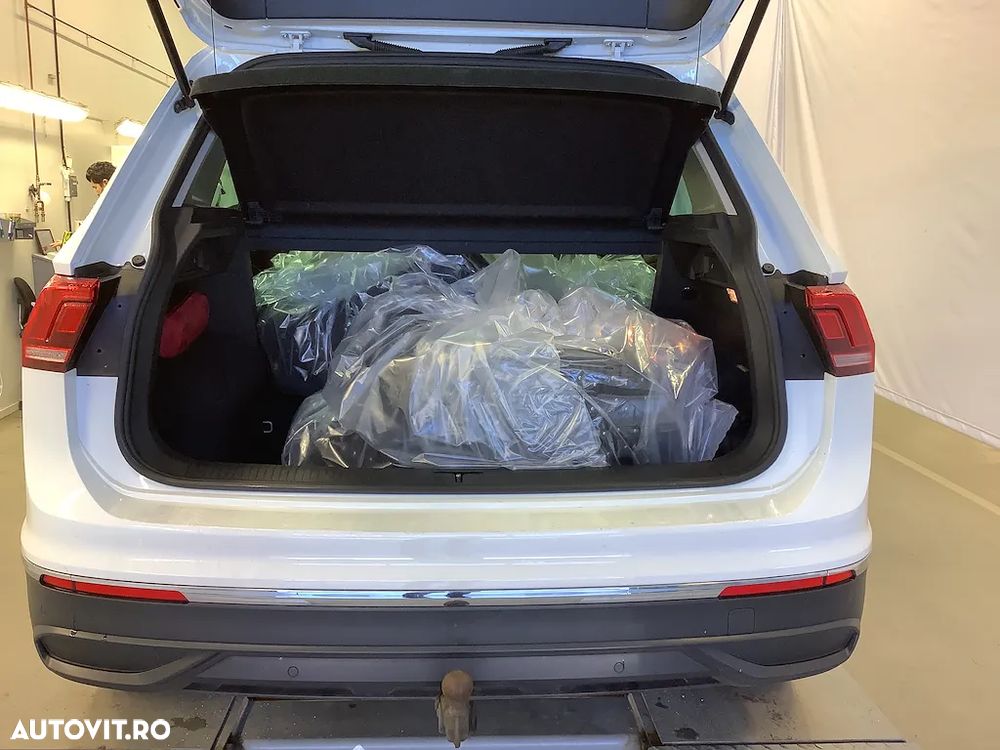 Volkswagen Tiguan - 10
