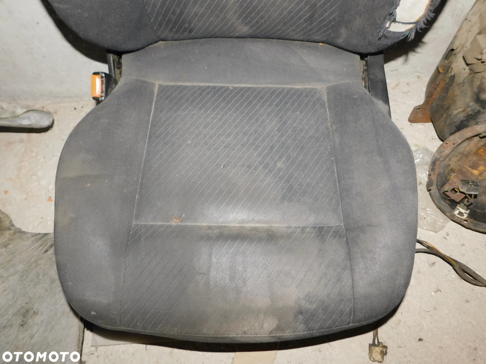 fotel kierowcy lewy siedzisko AUDI 100 A6 C4  91-96 - 2