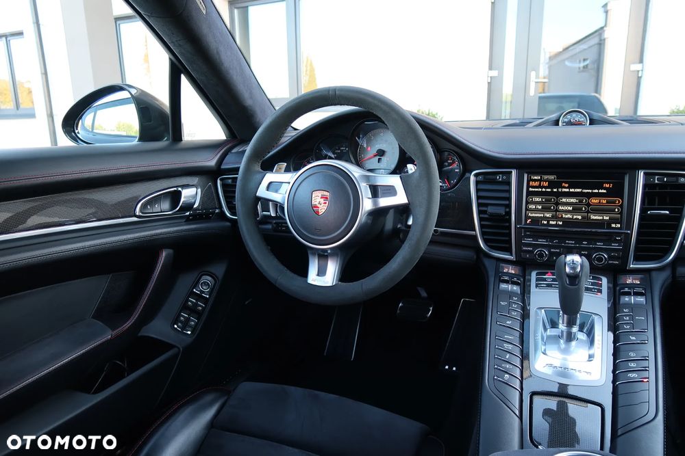 Porsche Panamera GTS - 25