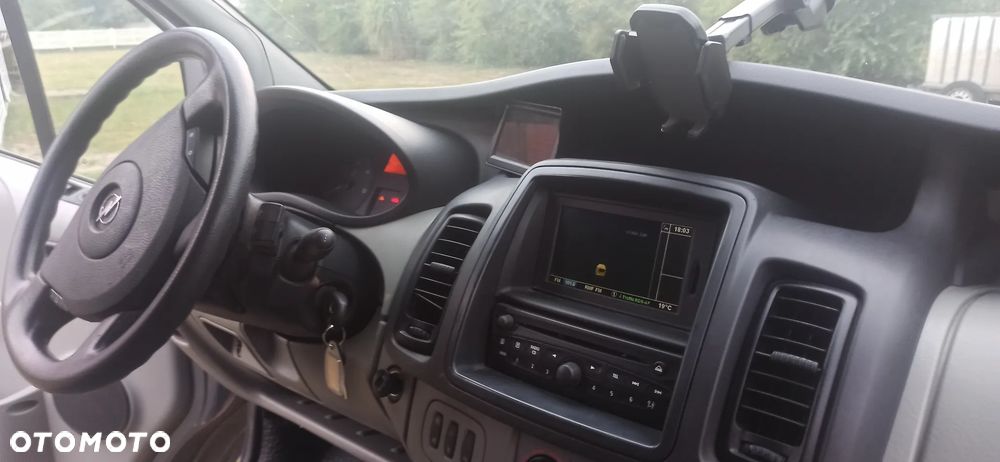 Opel VIVARO - 8