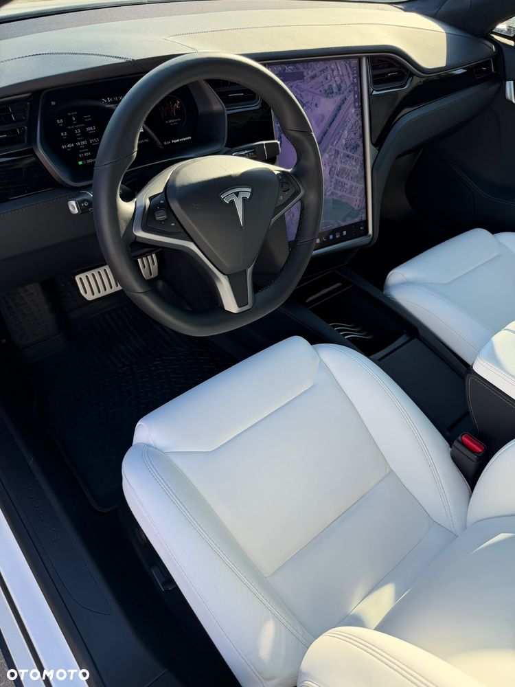 Tesla Model S - 11