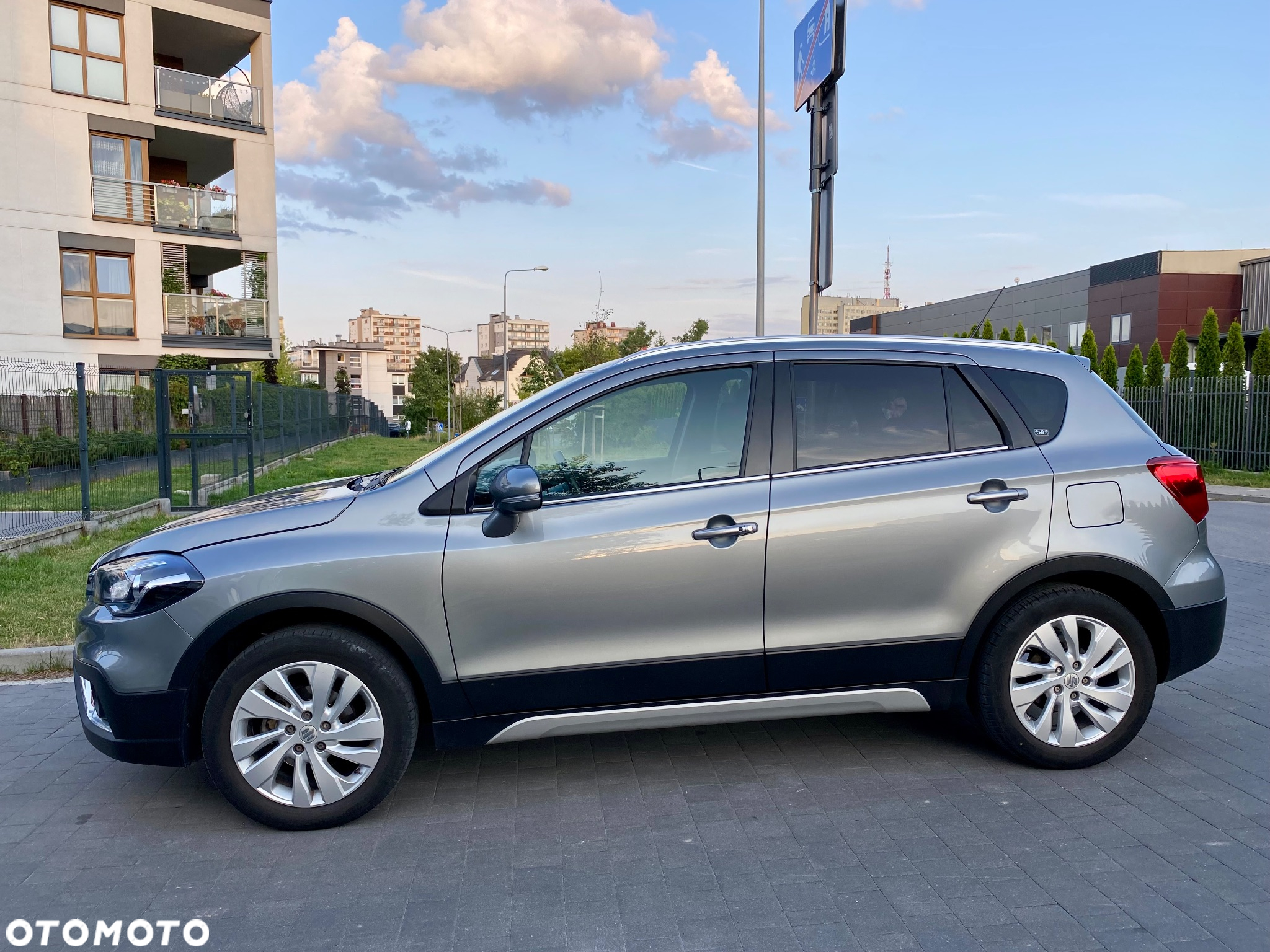 Suzuki SX4 S-Cross 1.4 T Premium - 4