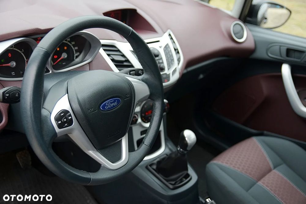 Ford Fiesta 1.25 Titanium - 24