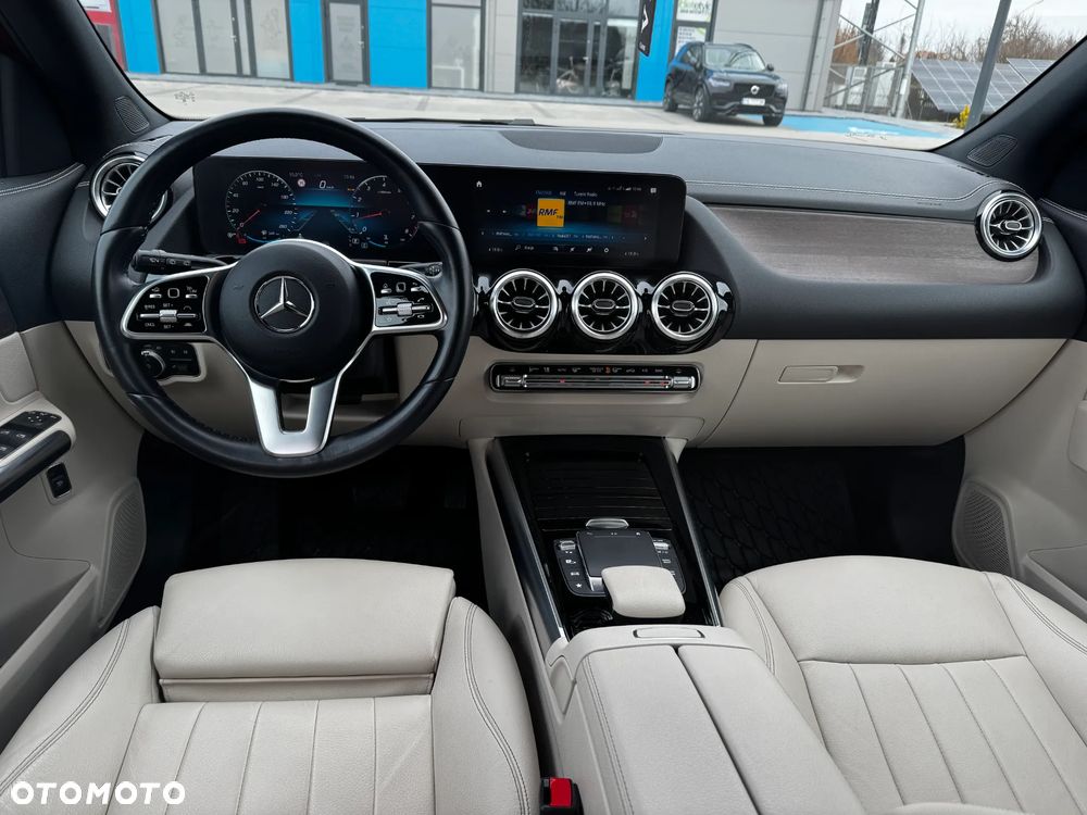 Mercedes-Benz GLA 200 Progressive - 12
