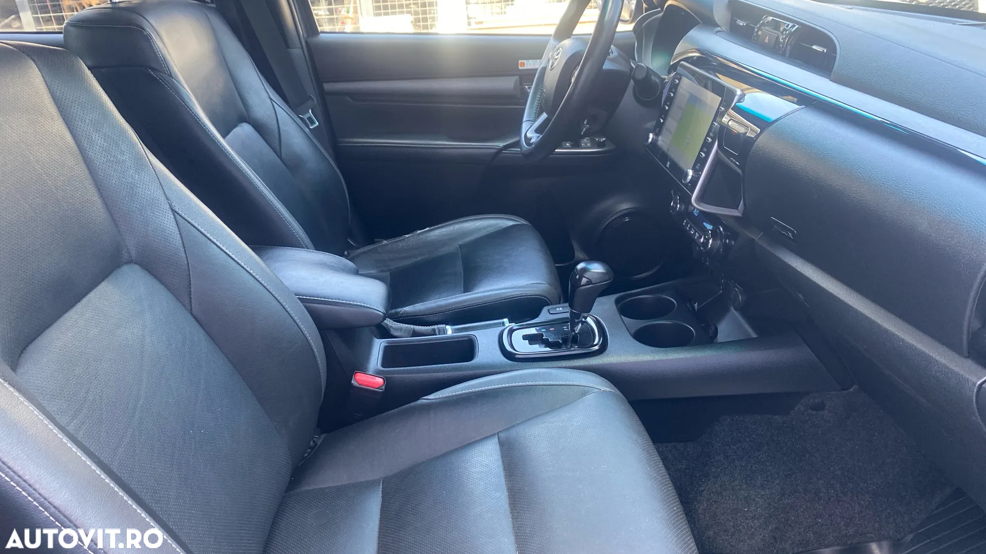 Toyota Hilux 2.8D 204CP 4x4 Double Cab AT Invincible - 6