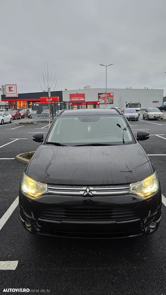 Mitsubishi Outlander 2.0 4WD Plug-In Hybrid Top - 40