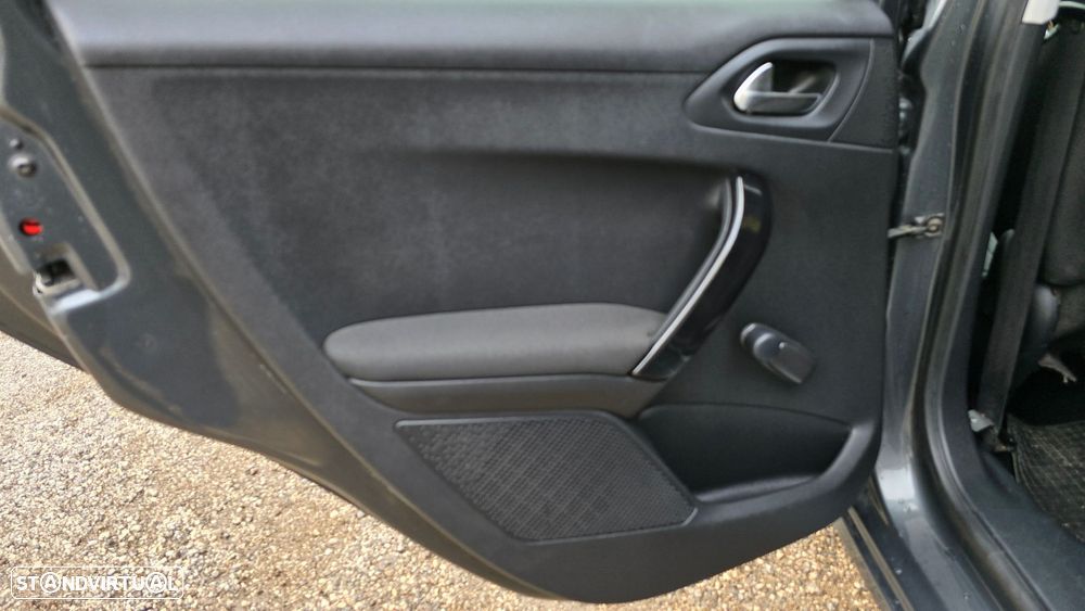 Peugeot 208 1.2 PureTech Style - 38