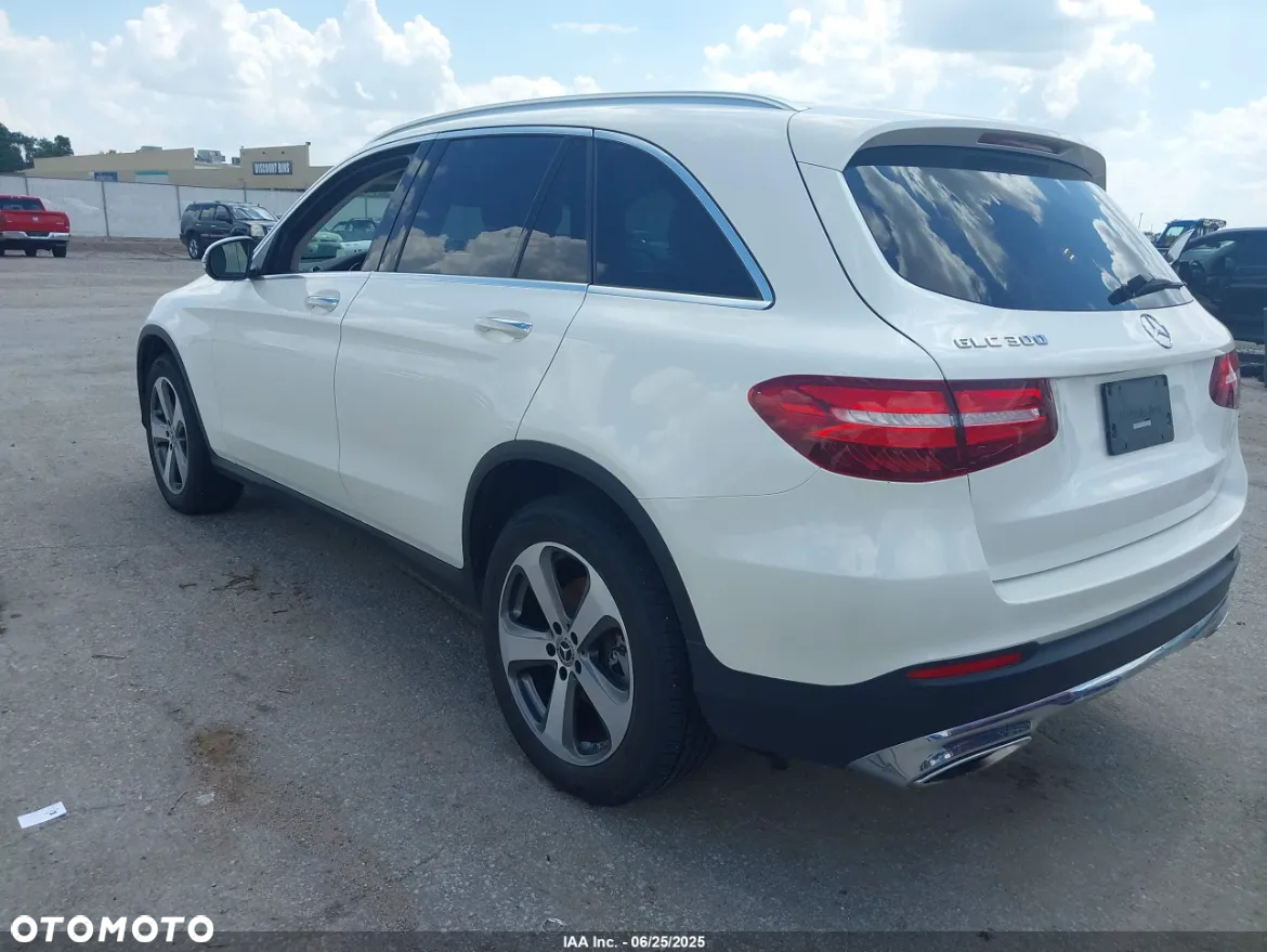 Mercedes-Benz GLC - 7
