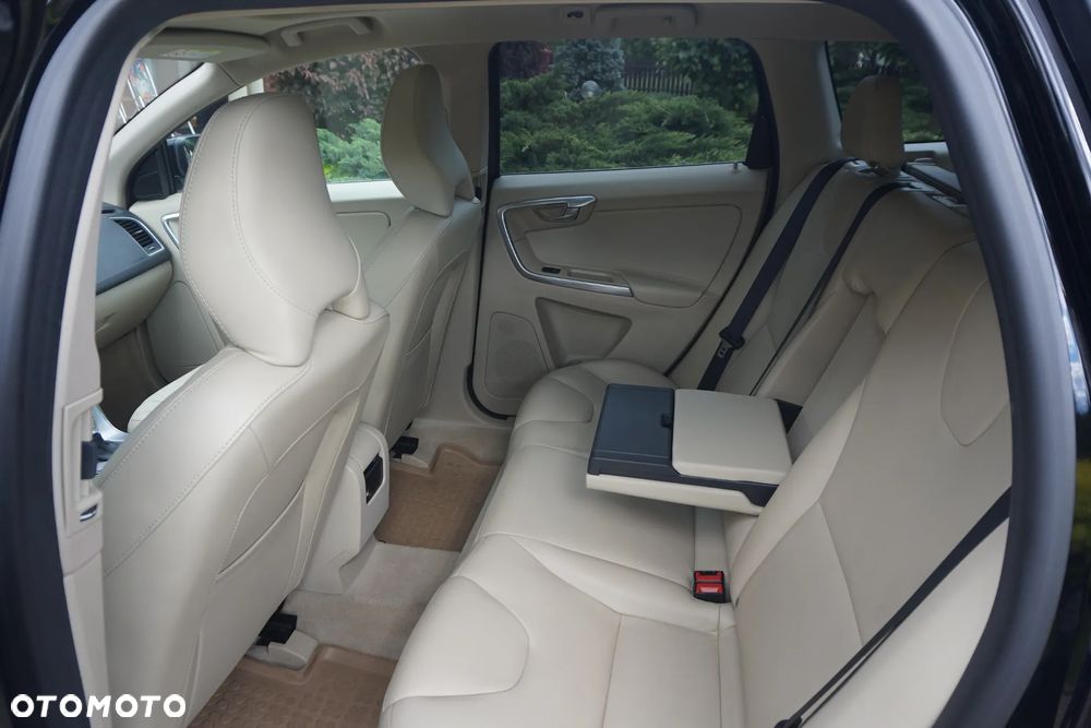 Volvo XC 60 D5 AWD Summum - 9