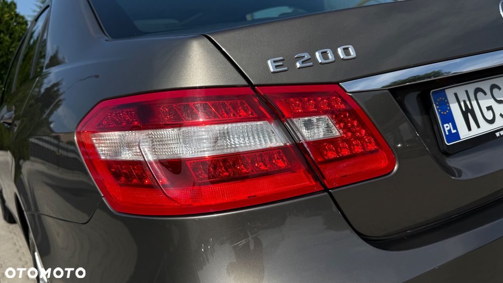 Mercedes-Benz Klasa E 200 7G-TRONIC - 28