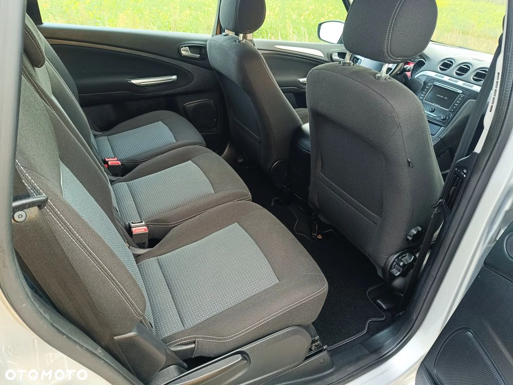 Ford S-Max - 10