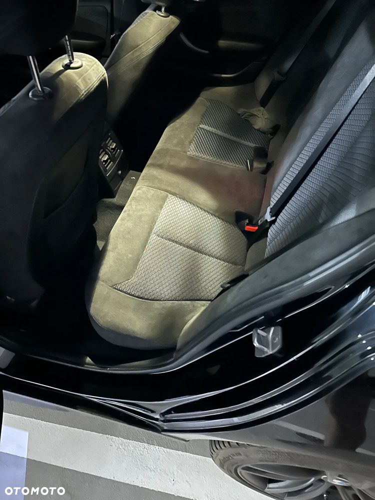 BMW Seria 1 120i M Sport Shadow - 15