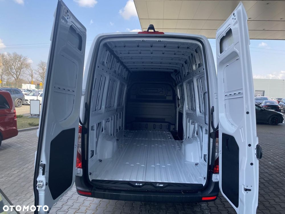 Mercedes-Benz Sprinter - 6