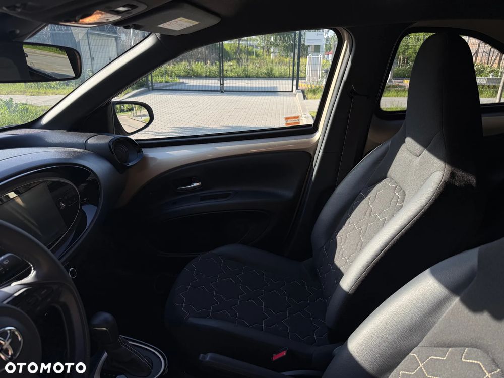Toyota Aygo X 1.0 VVT-i Executive CVT - 7