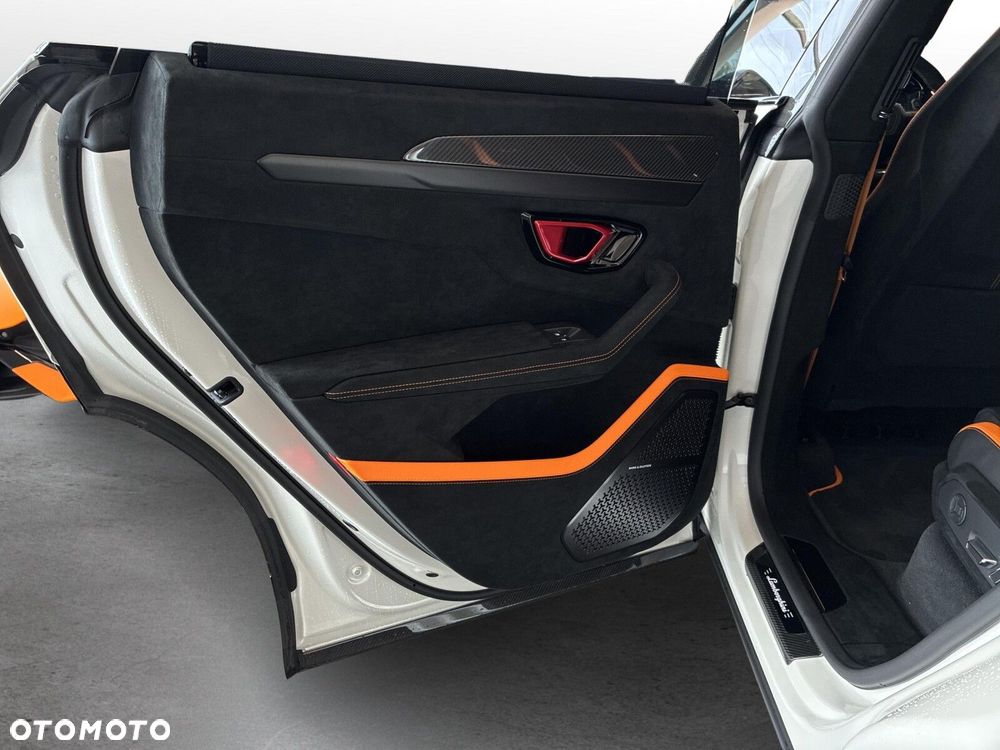 Lamborghini Urus - 20