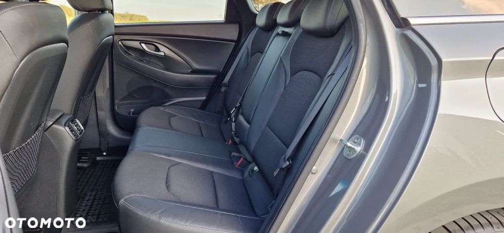 Hyundai i30 1.6 D Premiere Luxury DCT - 24
