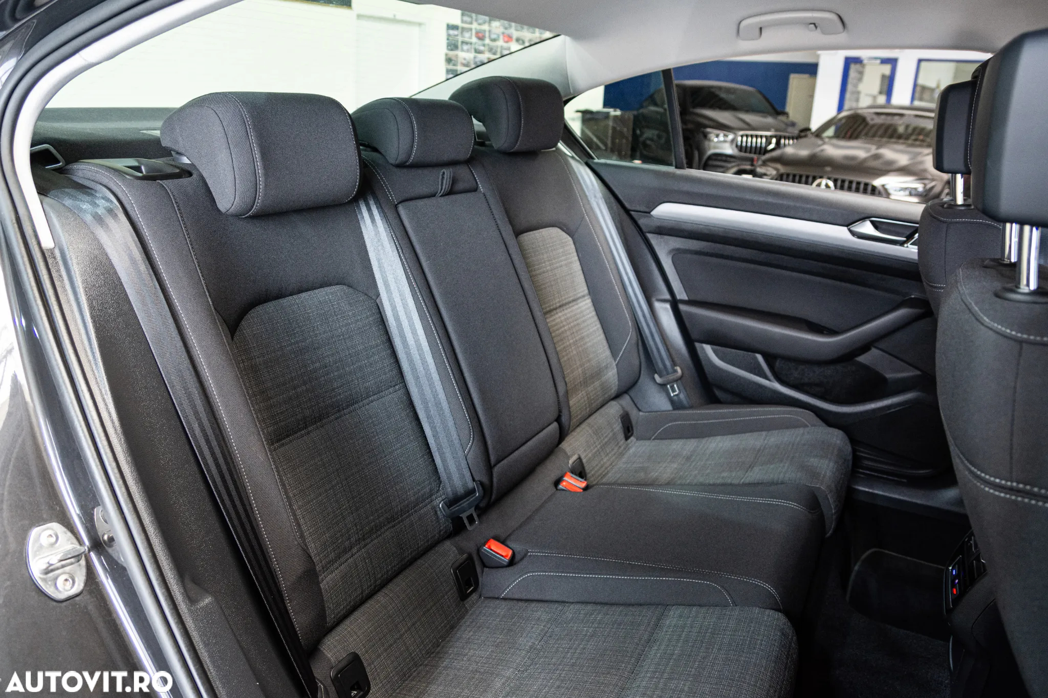 Volkswagen Passat 2.0 TDI DSG Comfortline - 8