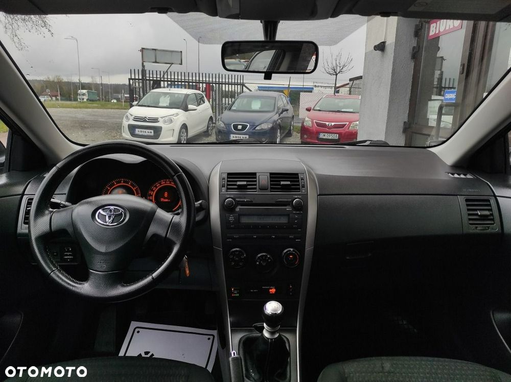 Toyota Corolla - 10