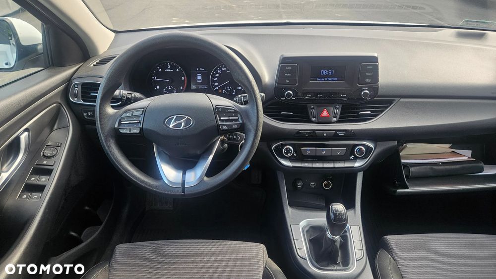 Hyundai i30 1.6 D Classic + - 9