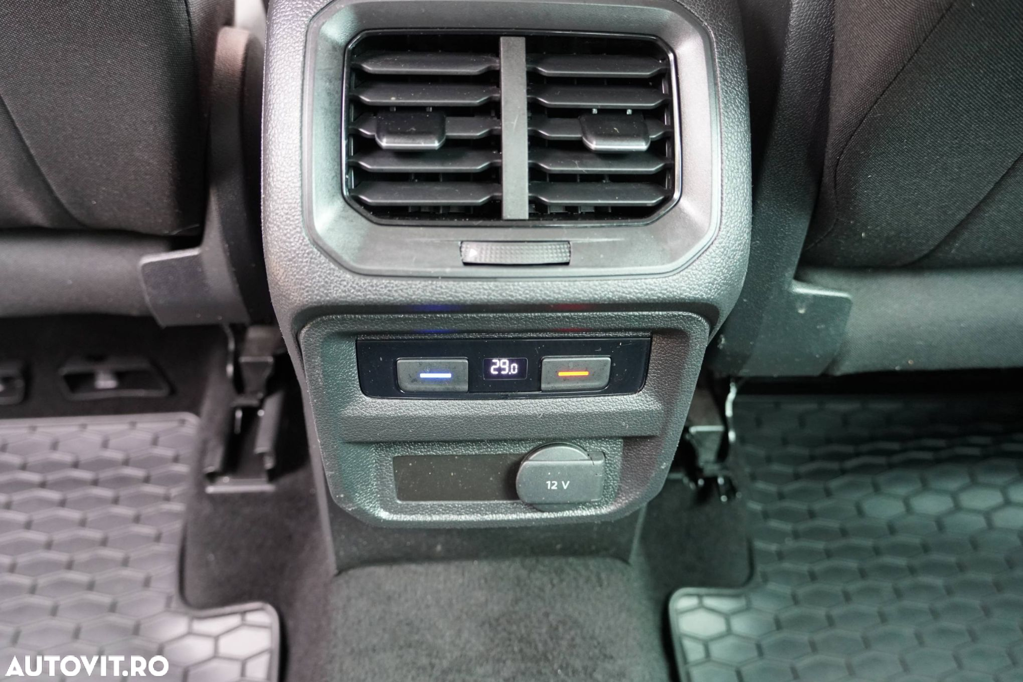 Volkswagen Tiguan - 17