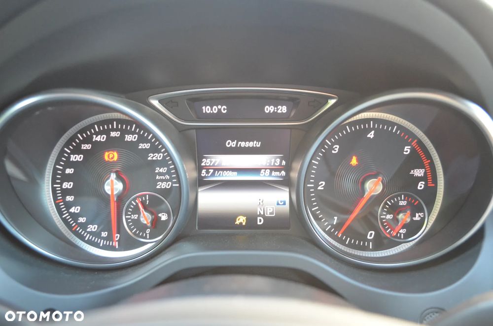 Mercedes-Benz GLA 200 d 7G-DCT AMG Line - 12