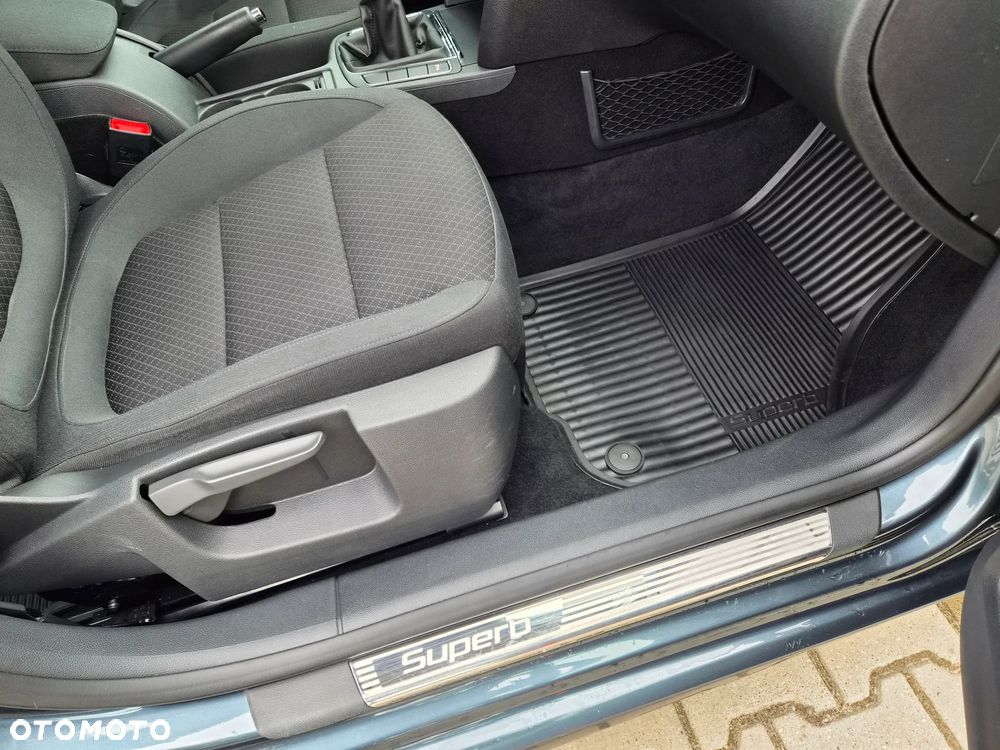 Skoda Superb 2.0 TDI Ambition - 14