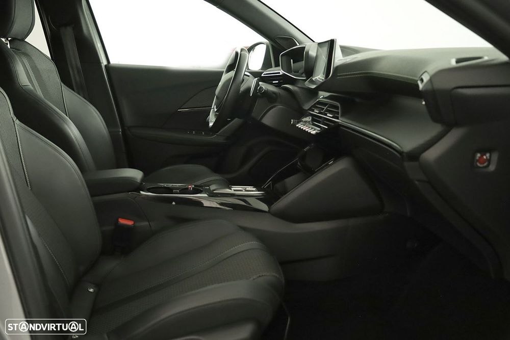 Peugeot 2008 1.2 PureTech GT EAT8 - 21