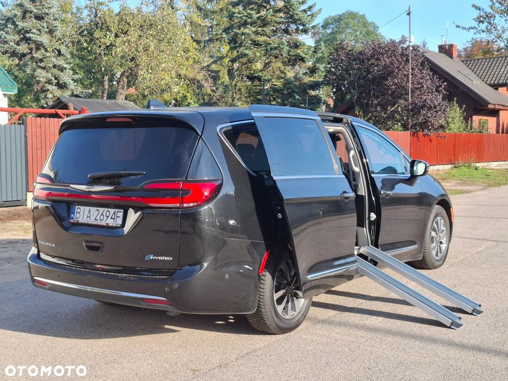 Chrysler Pacifica - 33