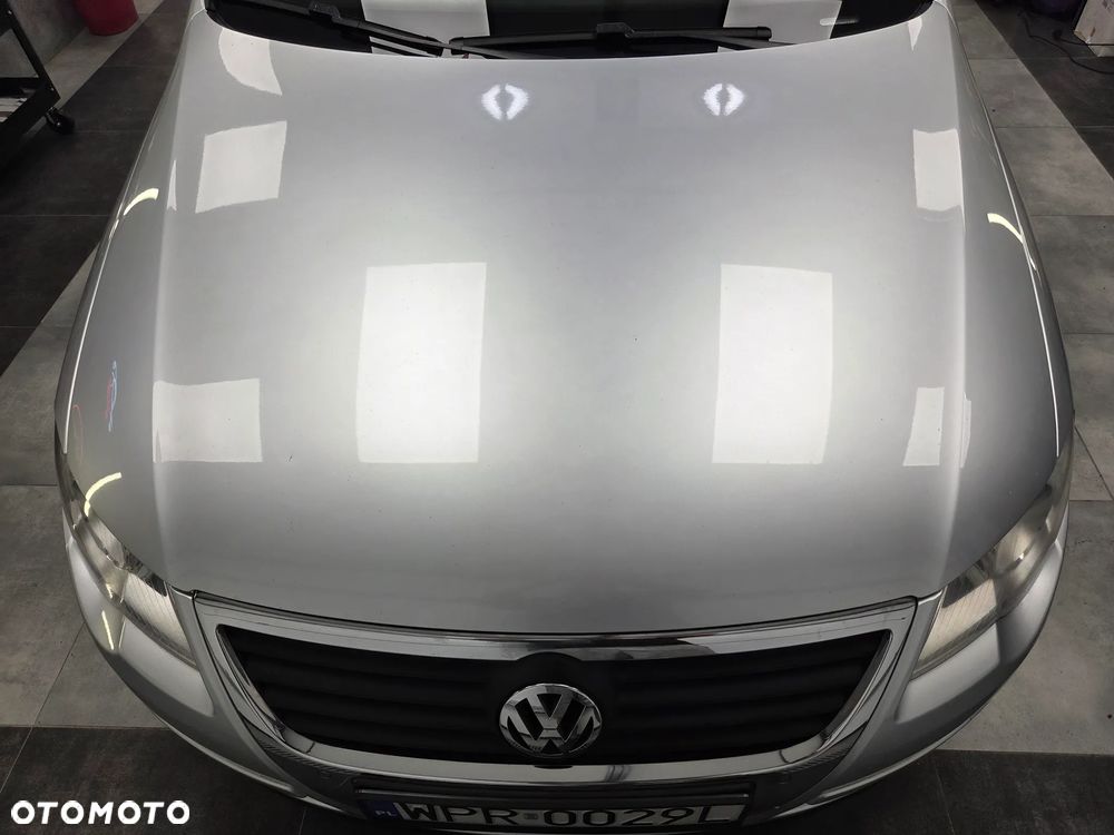 Volkswagen Passat Variant 2.0 TDI BlueMotion Technology DPF Comfortline - 22