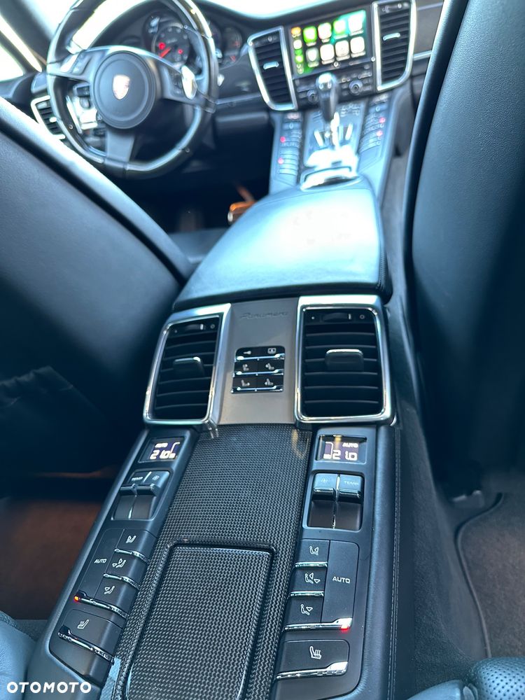 Porsche Panamera - 12