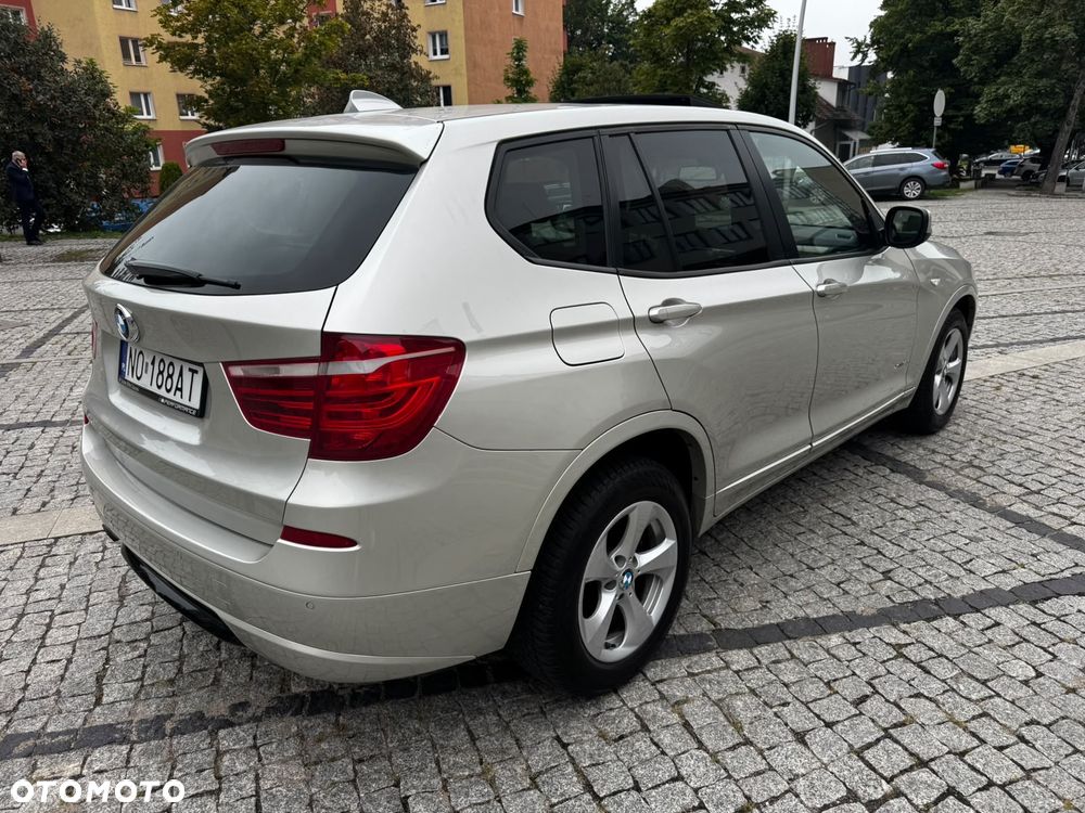 BMW X3 28i xDrive - 3