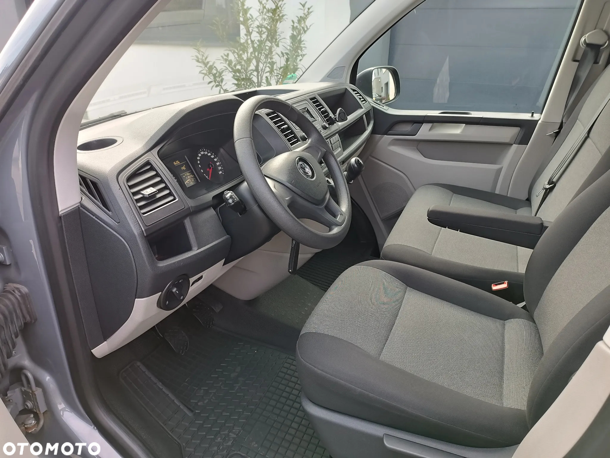 Volkswagen Transporter - 12