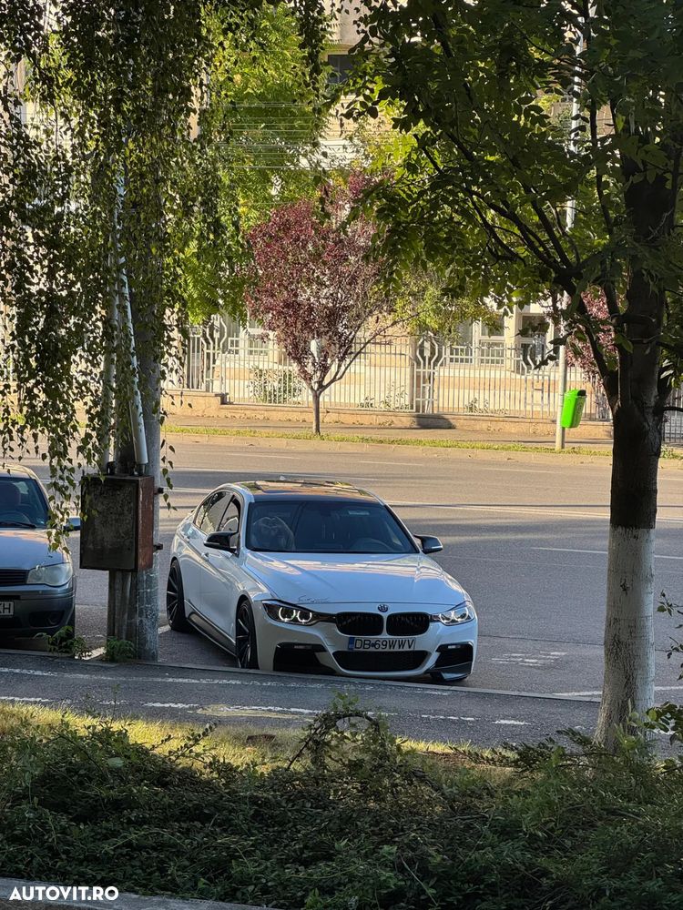 BMW Seria 3 328i xDrive AT - 2