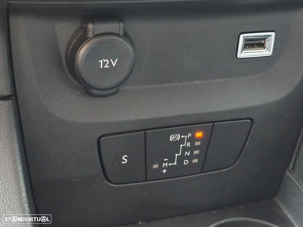 Citroën C3 1.2 PureTech Shine EAT6 - 12