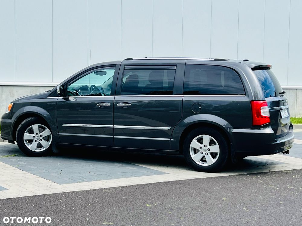 Chrysler Town & Country 3.6 Limited - 20