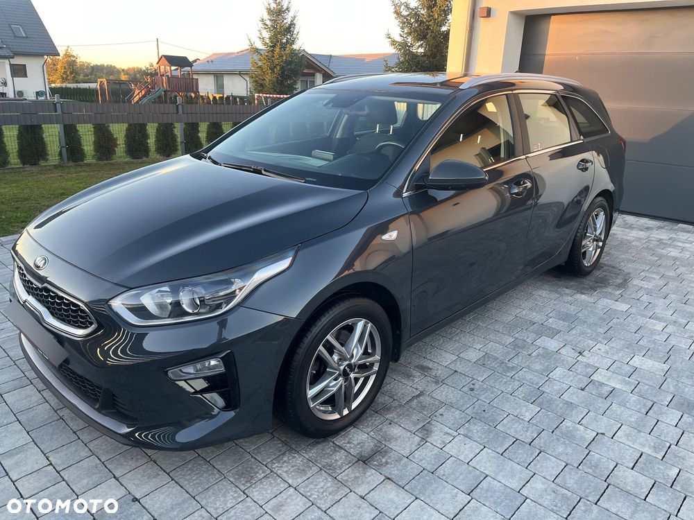 Kia Ceed - 38