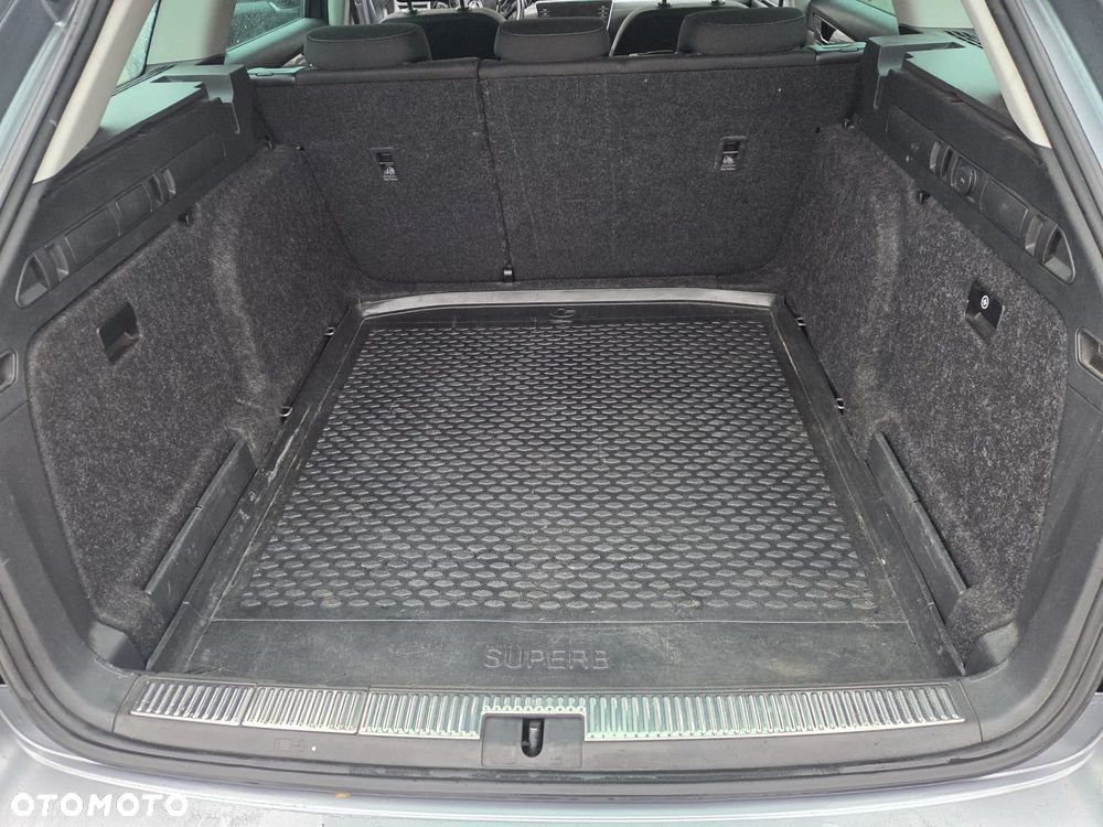 Skoda Superb 2.0 TDI Active - 35