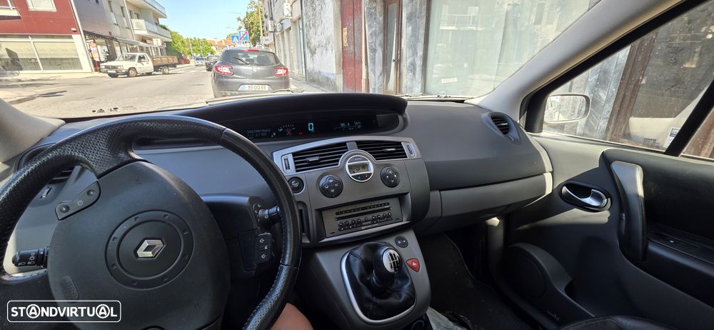 Renault Scénic 1.5 dCi Dynamique Luxe - 2