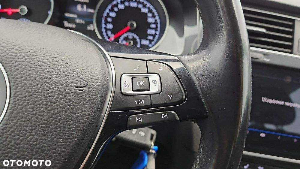 Volkswagen Golf - 15