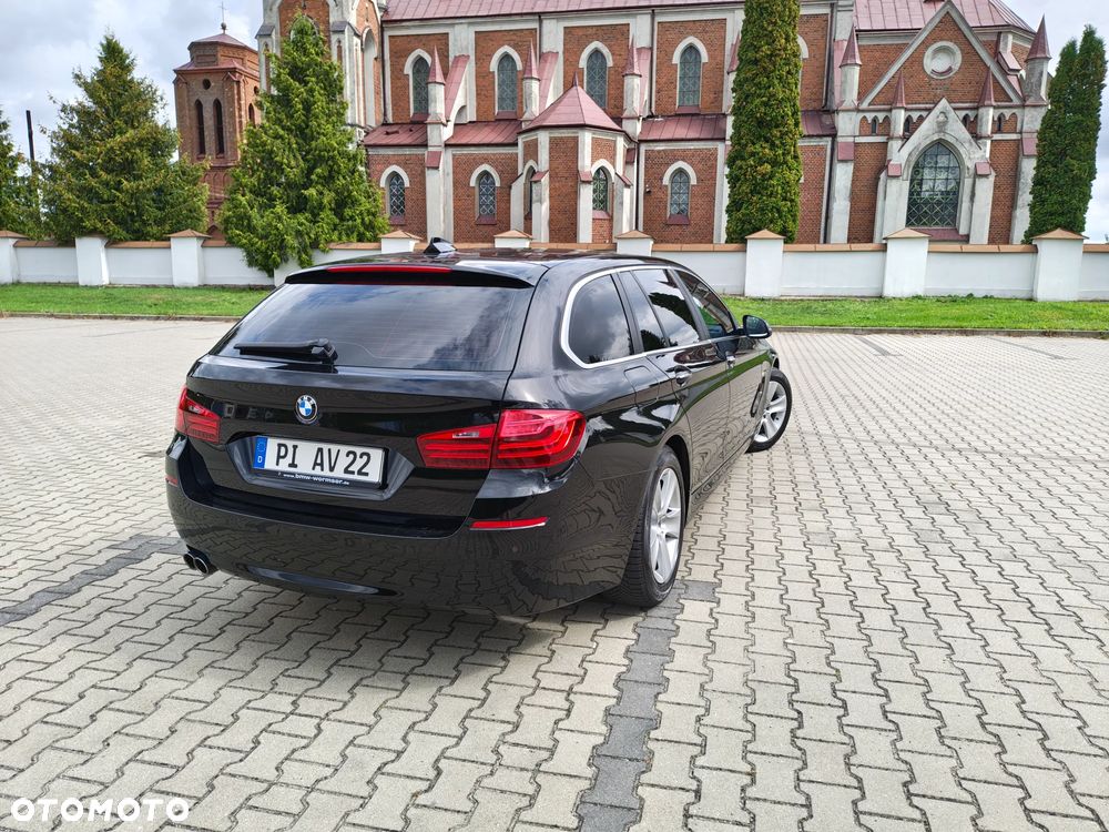 BMW Seria 5 520d xDrive - 14