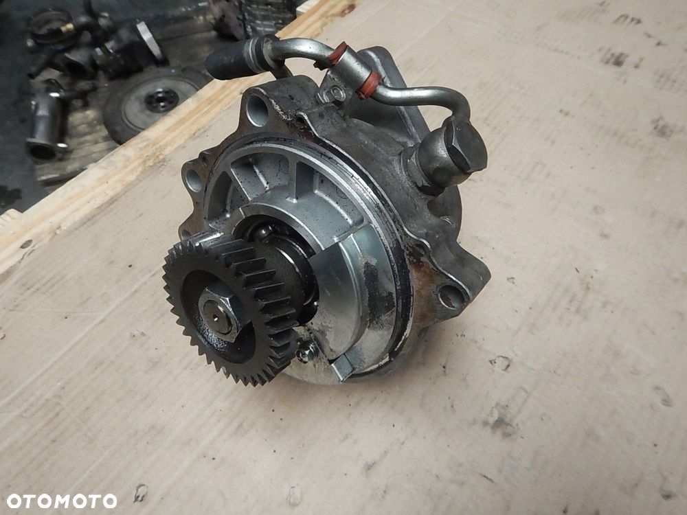 pompa vacum isuzu nqr 5.2 d - 2