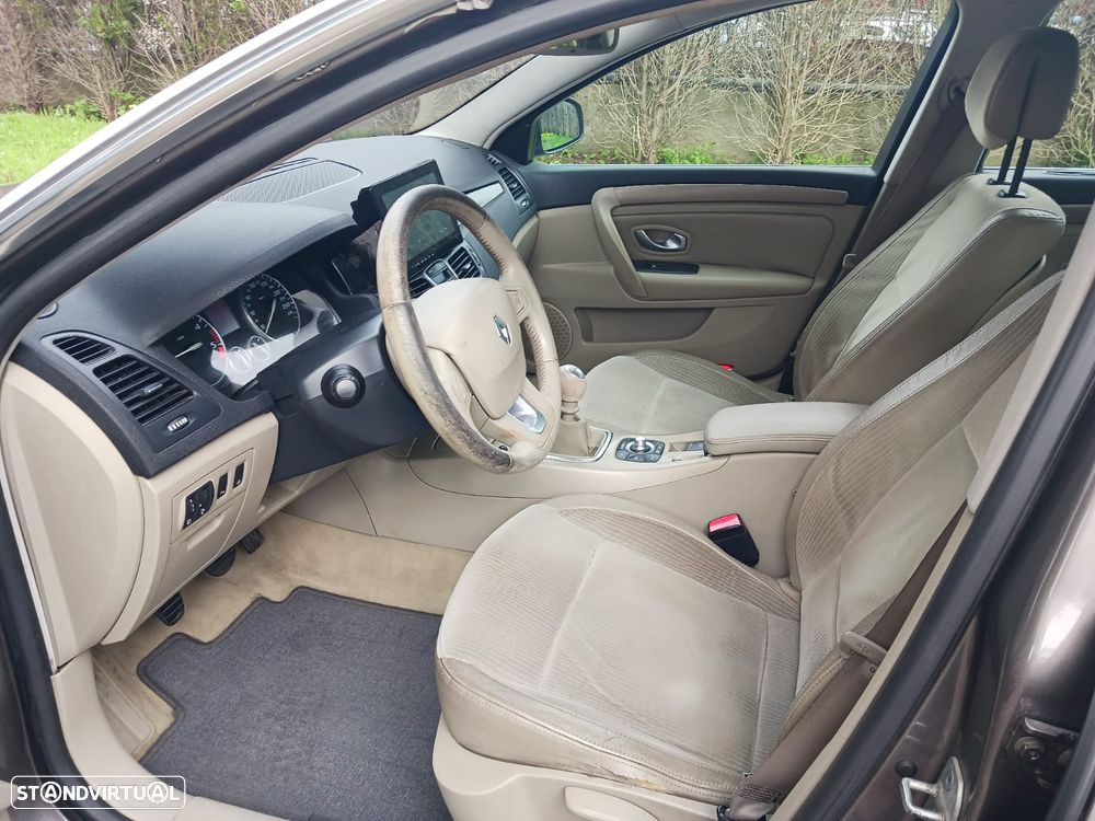 Renault Laguna 2.0 dCi Dynamique S - 17