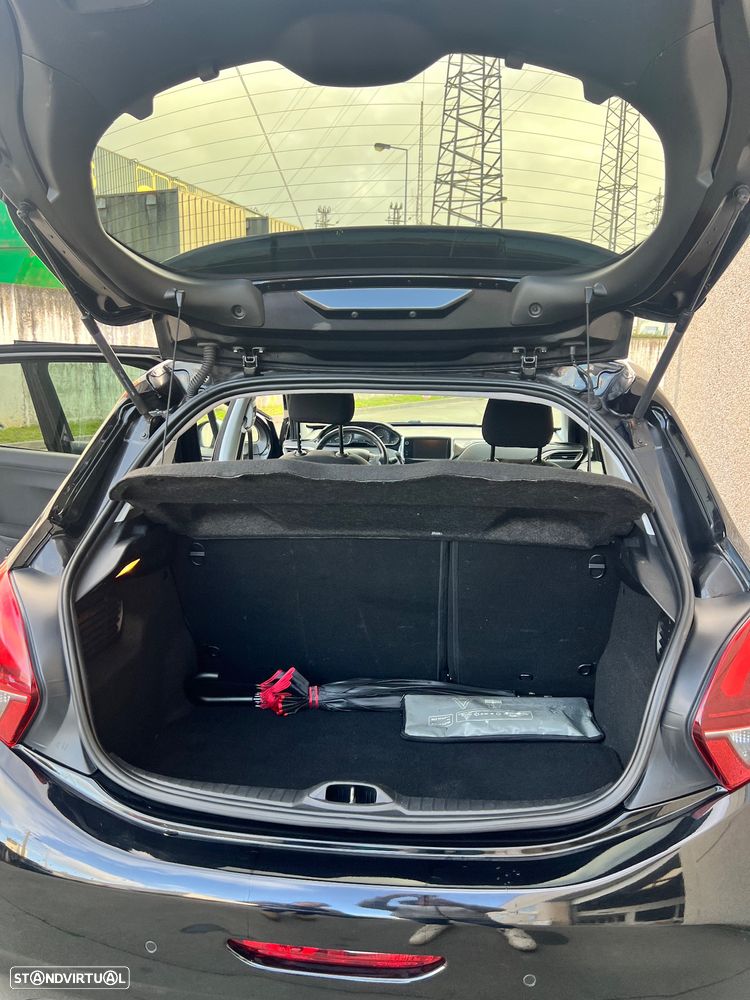 Peugeot 208 1.2 PureTech Allure - 11