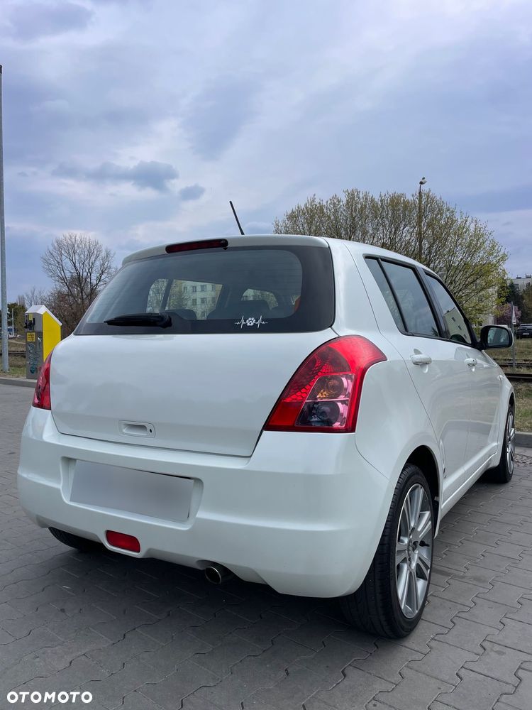Suzuki Swift 1.3 Black and White - 5
