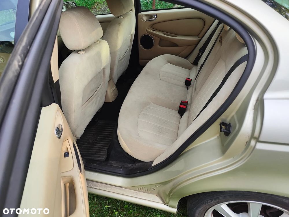 Jaguar X-Type 2.0 D Executive - 11