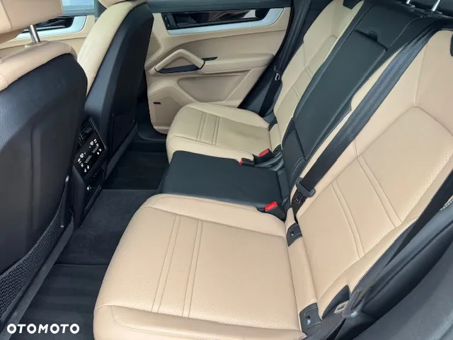 Porsche Cayenne Coupe S E-Hybrid PHEV - 12