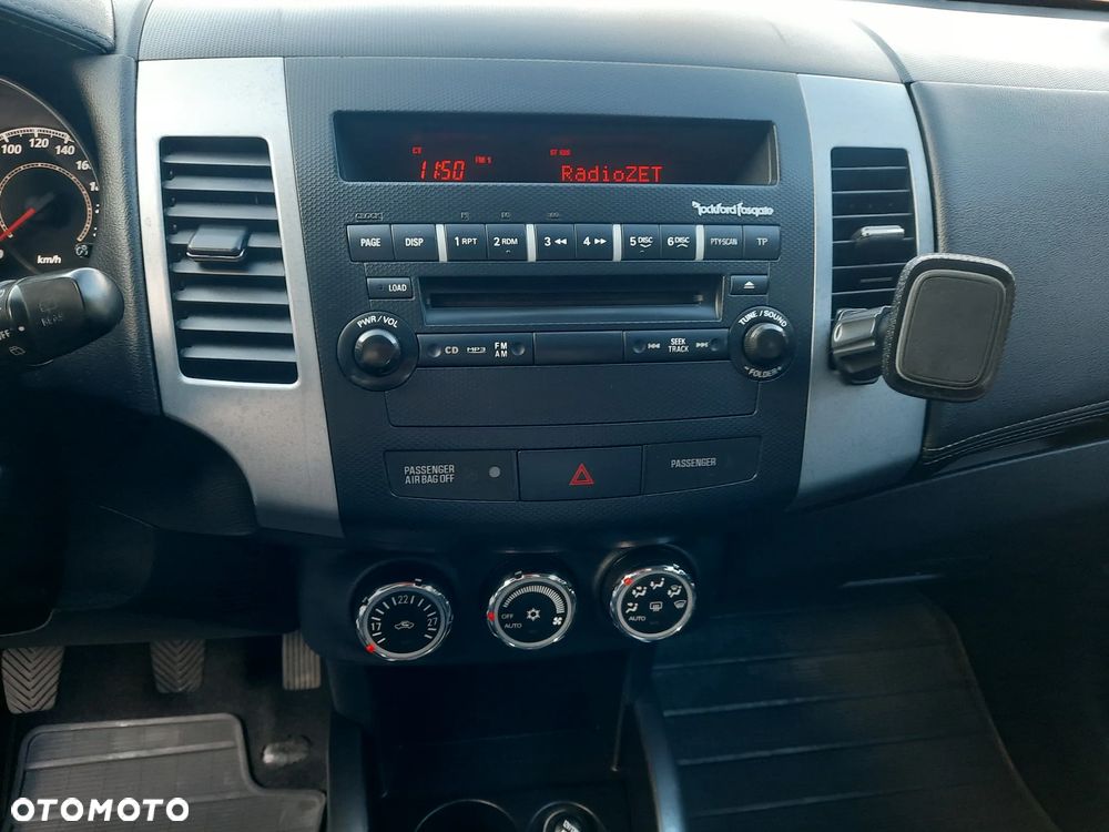 Mitsubishi Outlander - 19